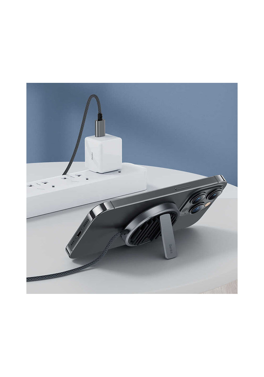 Benks MFM01 MFI Sertifikalı Standlı 15W Hızlı Şarj M-safe PD Wireless Şarj Aleti