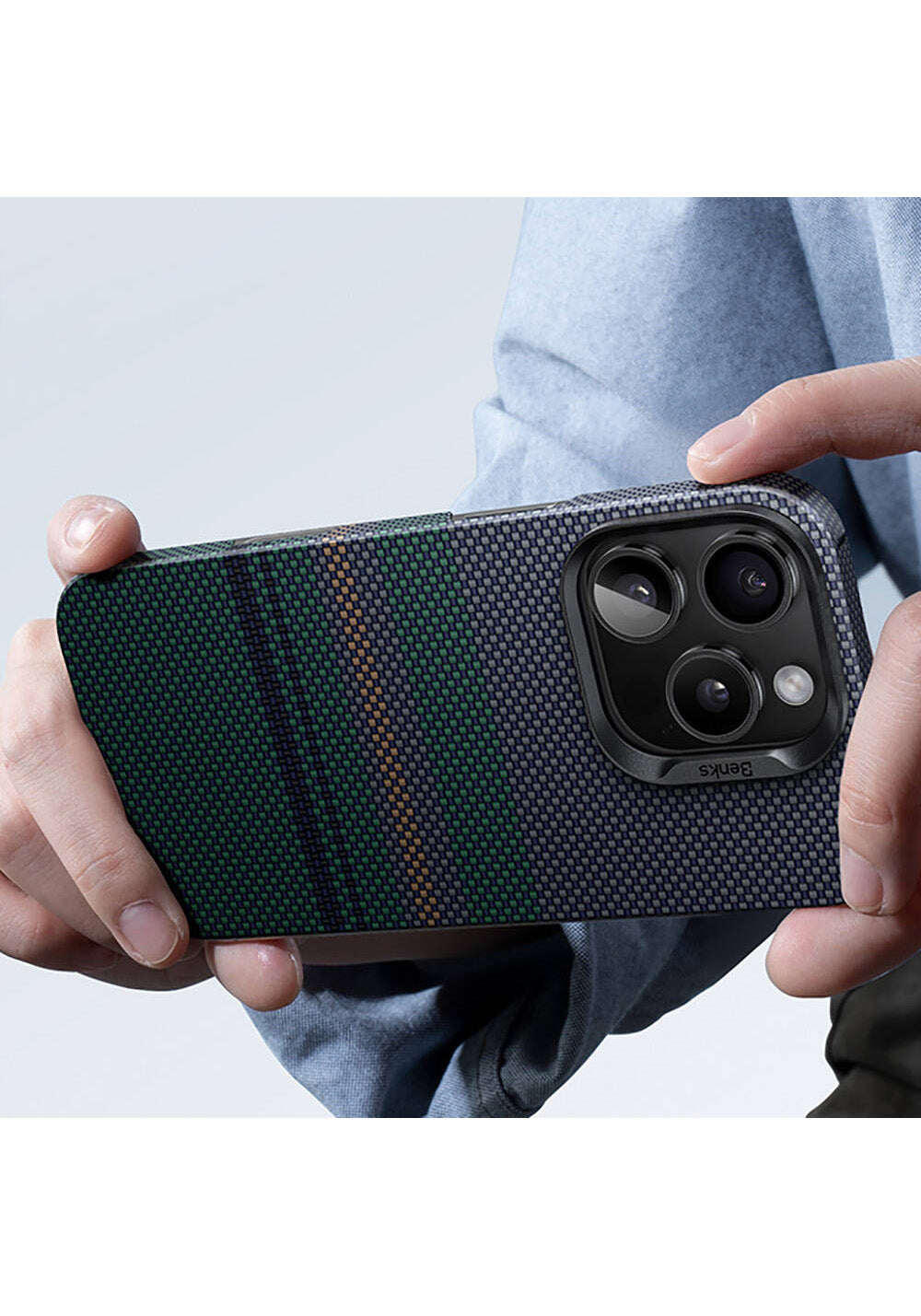 Apple iPhone 16 Pro Max Kılıf Manyetik Şarj Uyumlu Karbon Fiber Tasarımlı Benks Aurora ArmorAir Kevlar Kapak