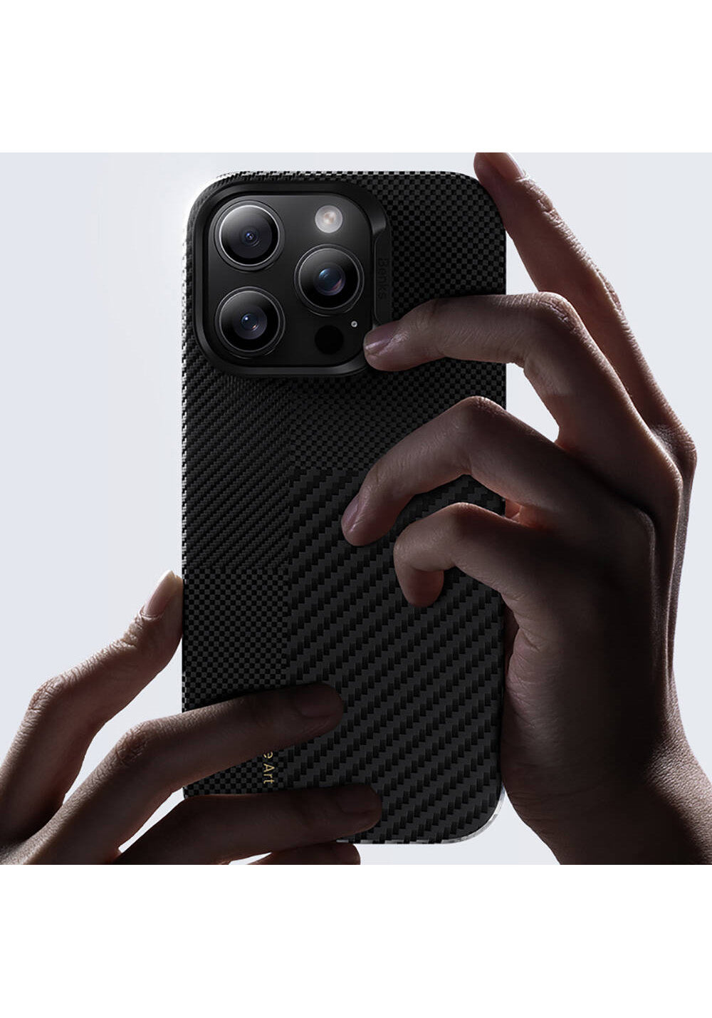 Apple iPhone 16 Pro Kılıf Manyetik Şarj Uyumlu Karbon Fiber Benks Montage ArmorAir Kevlar Kapak