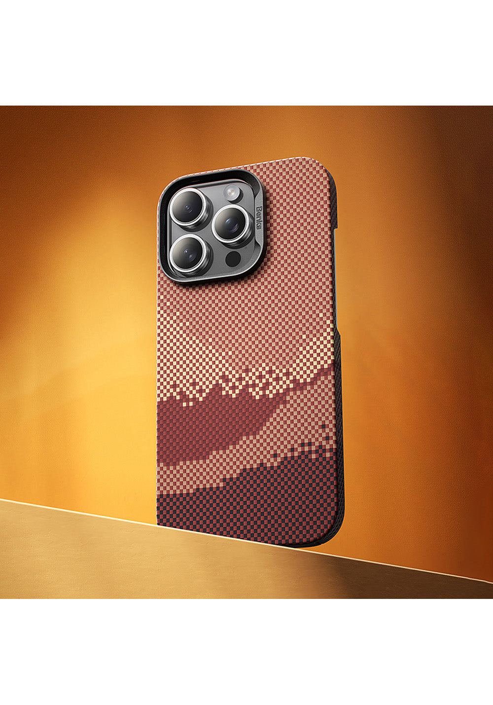 Apple iPhone 16 Pro Max Kılıf Manyetik Şarj Uyumlu Benks GoldenTide ArmorAir 600D Kevlar Karbon Kapak