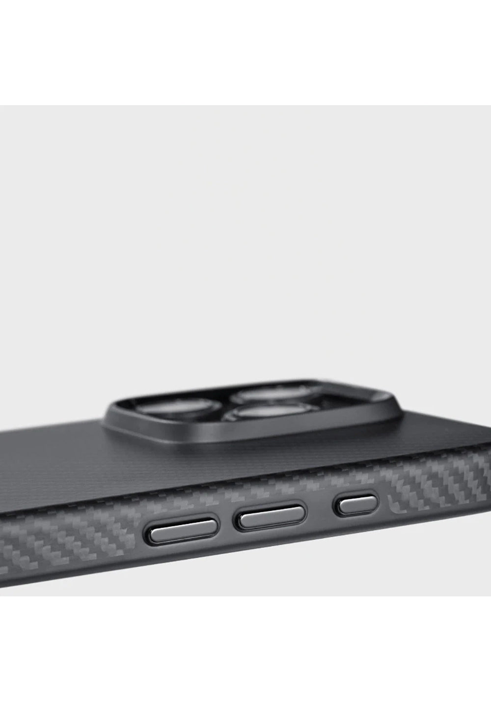 Apple iPhone 16 Pro Max Kılıf Manyetik Şarj Uyumlu Aramid Karbon Fiber Pitaka Military-Grade Classic Serisi Black-Grey Twill Kapak