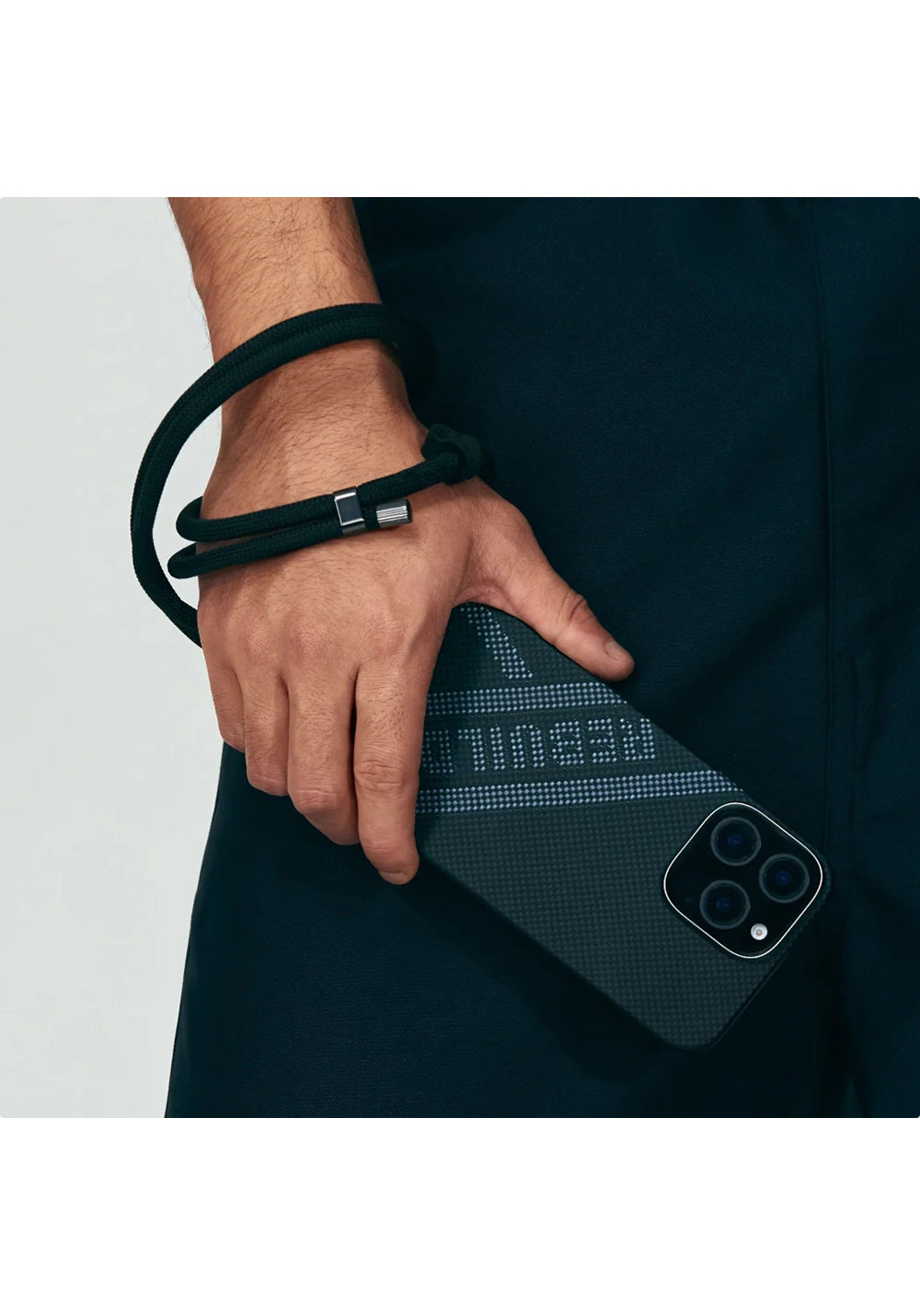 Apple iPhone 16 Pro Max Kılıf Manyetik Şarj Uyumlu Aramid Karbon Fiber Re-TROS Tasarımlı Pitaka Tactile Woven Rebuilding Serisi Kapak