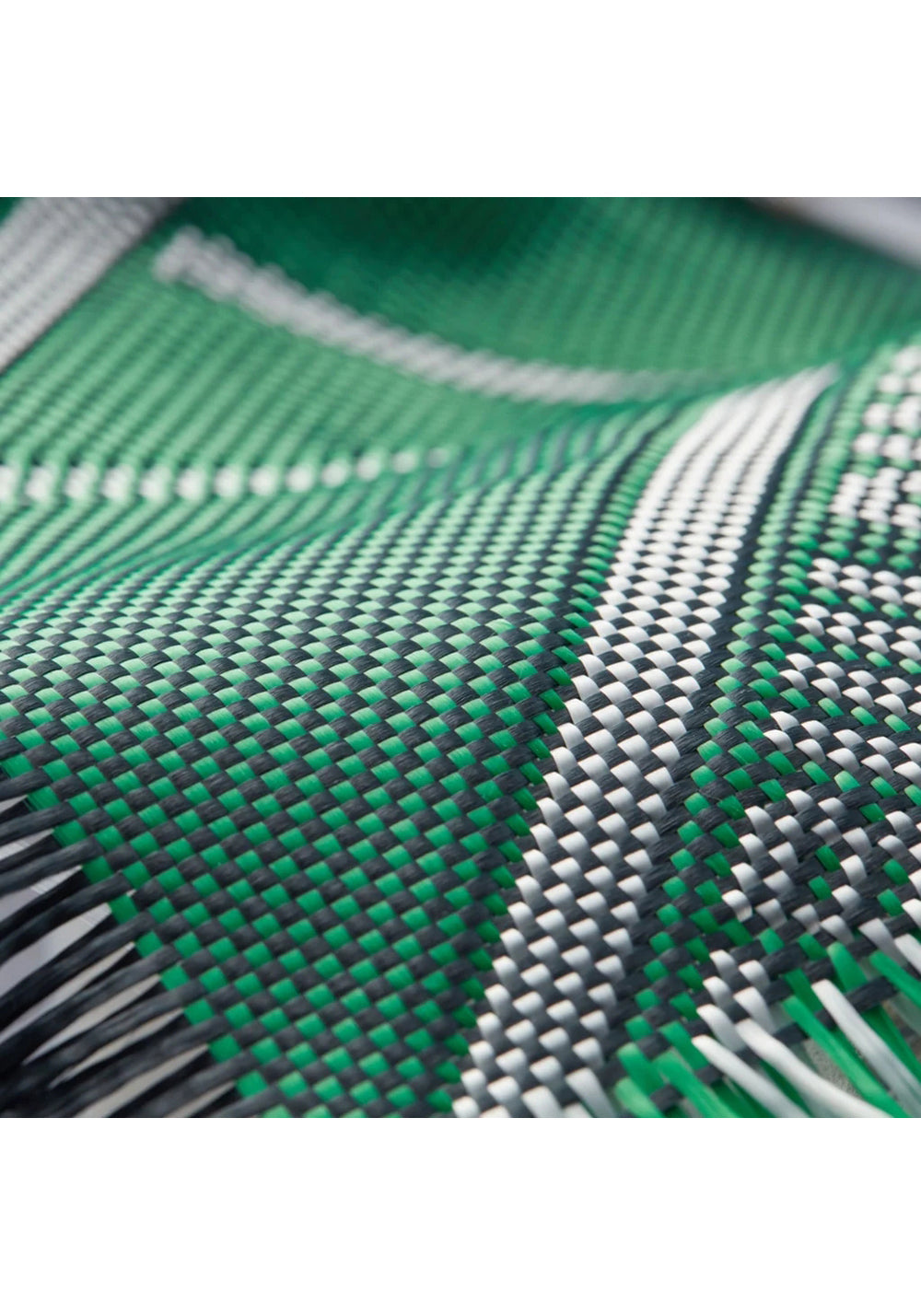 Apple iPhone 16 Pro Max Kılıf Manyetik Şarj Uyumlu Aramid Karbon Fiber Re-TROS Tasarımlı Pitaka Tactile Woven Rebuilding Serisi Kapak