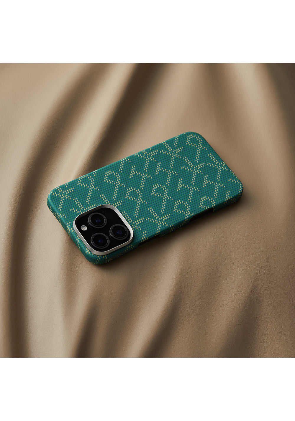 Apple iPhone 16 Pro Max Kılıf Manyetik Şarj Uyumlu Aramid Karbon Fiber Pitaka Tactile Woven Monogram Serisi Kapak
