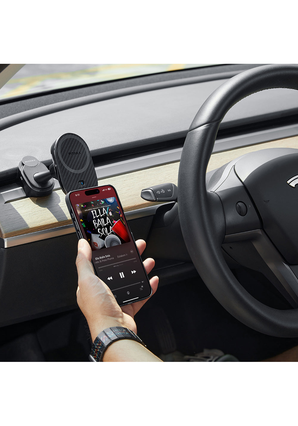 Pitaka MagEZ Pro 2 Manyetik Şarj Uyumlu Qi2 Tesla Model Y ve Model 3 Uyumlu Aramid Fiber Araç Telefon Tutucu