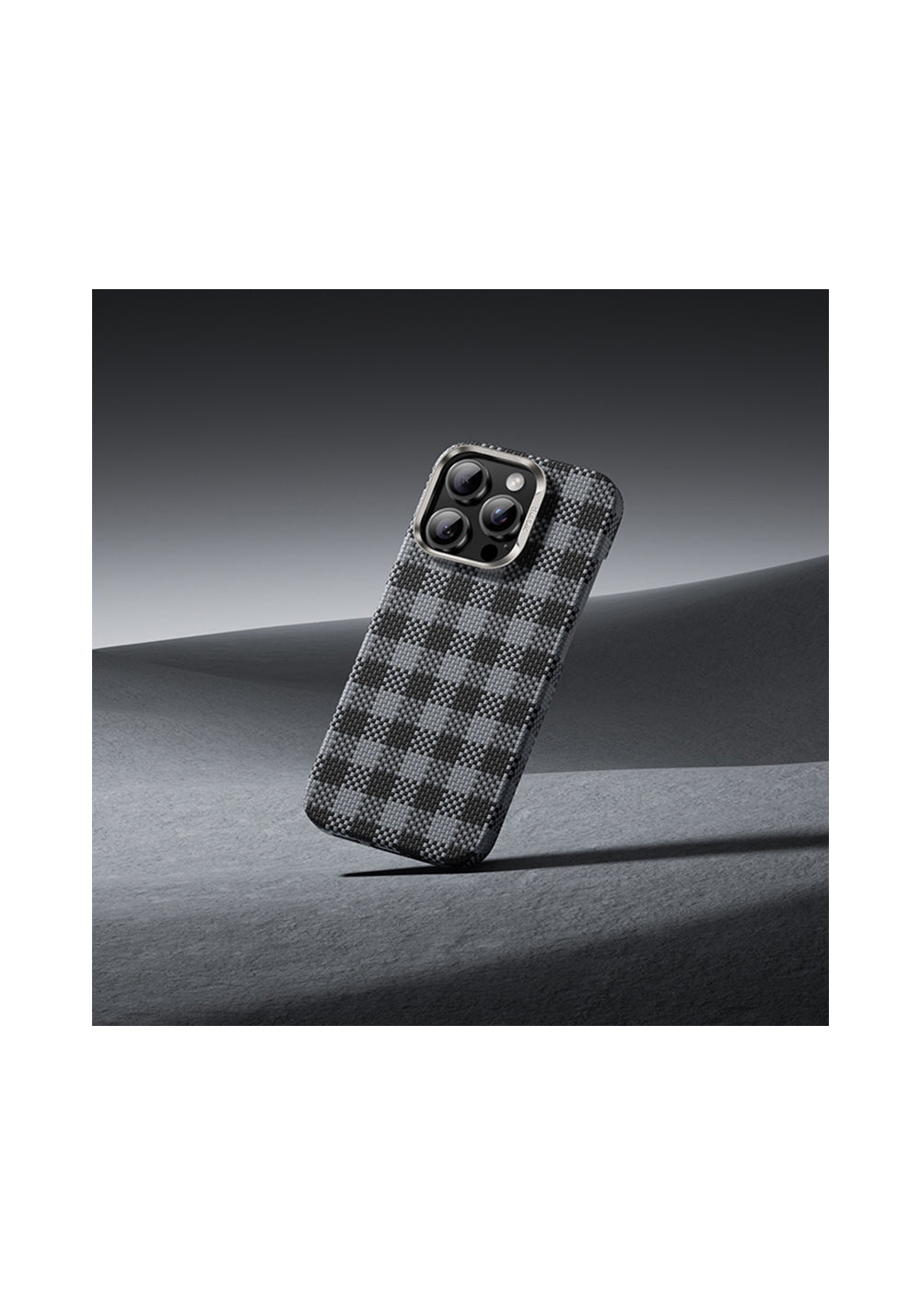 Apple iPhone 16 Pro Kılıf Manyetik Şarj Uyumlu Ekose Tasarımlı Benks ArmorVichy Kevlar Karbon Kapak