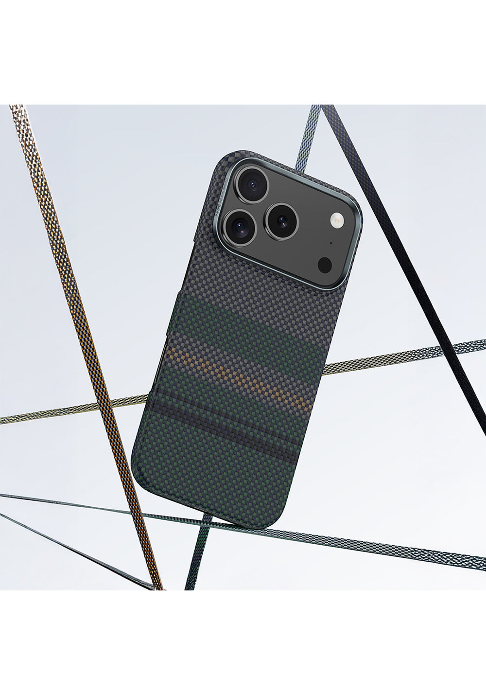 Apple iPhone 17 Kılıf Manyetik Şarj Uyumlu Karbon Fiber Tasarımlı Benks Aurora ArmorAir Kevlar Kapak