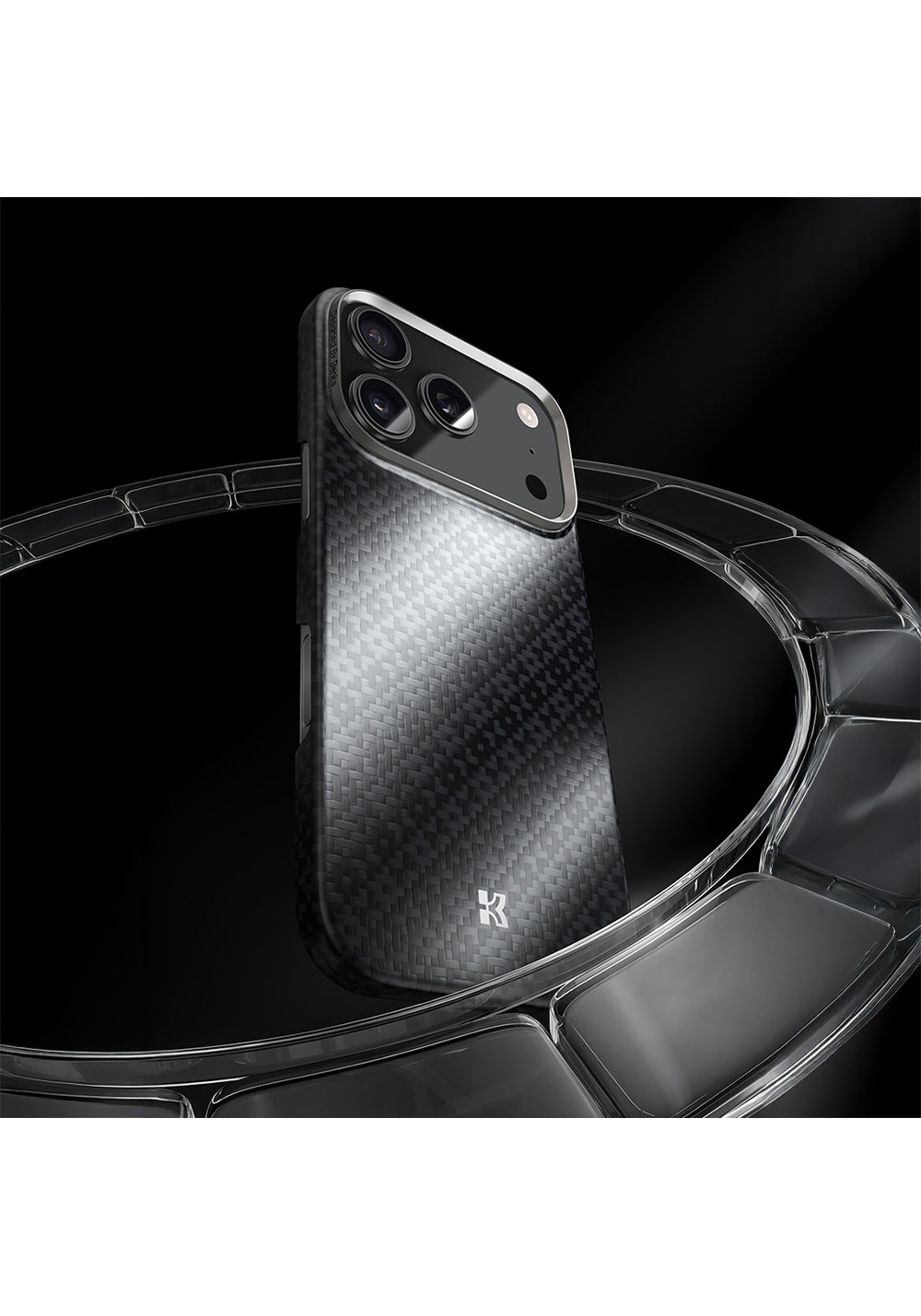 Apple iPhone 17 Kılıf M-Safe Şarj Özellikli Benks ArmorAir ArmorGrid Serisi Kevlar Karbon Kapak