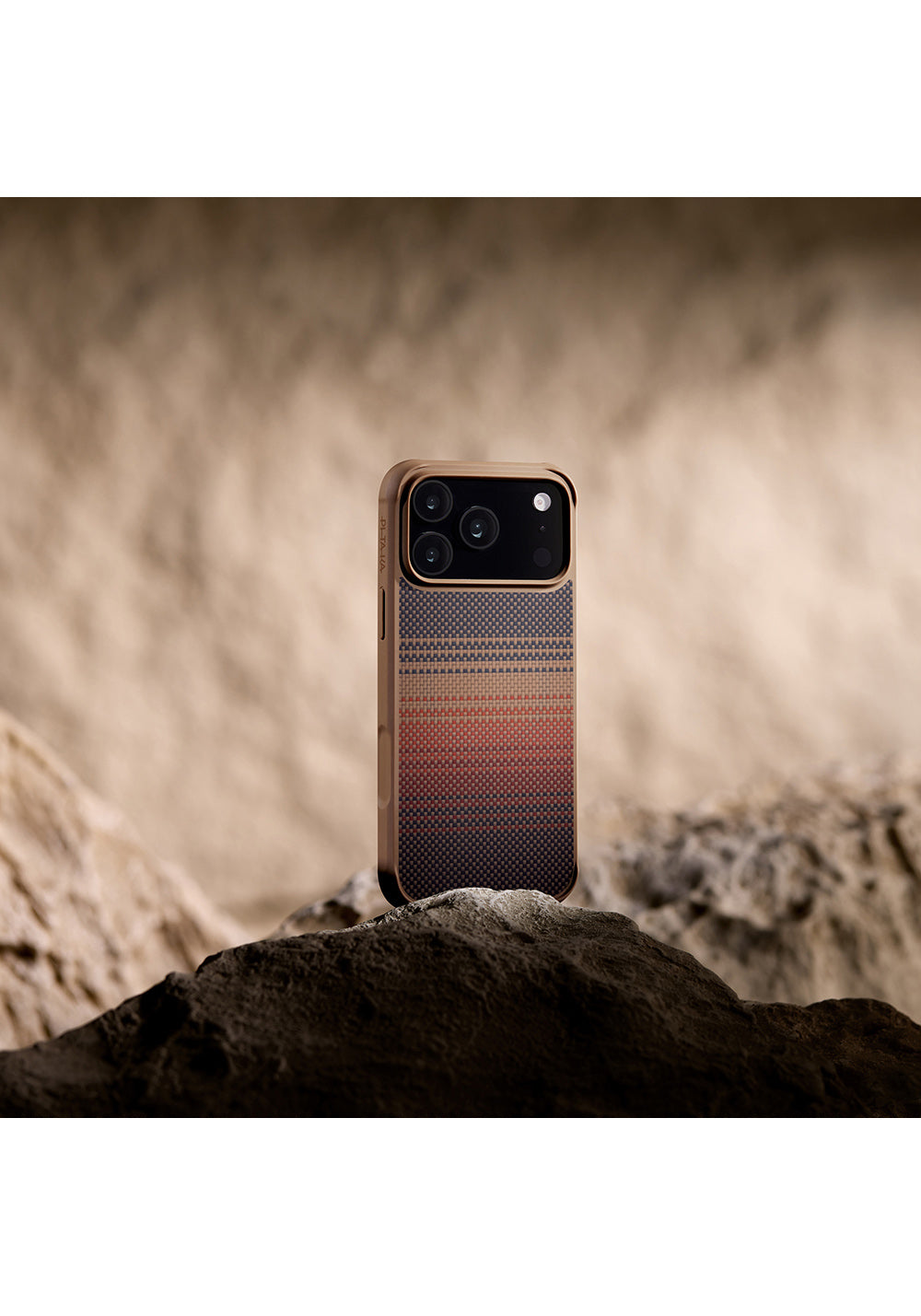 Apple iPhone 17 Pro Max Kılıf Manyetik Şarj Uyumlu Pitaka Tactile Woven Sunset-Moonrise Aramid Pro Guard Serisi Karbon Kapak
