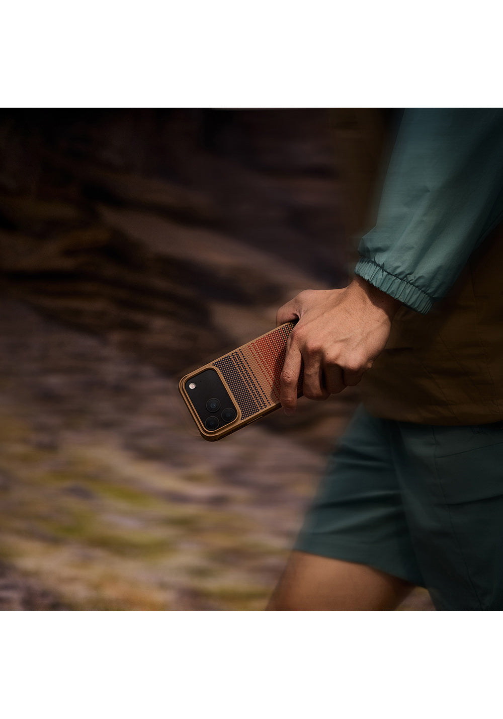 Apple iPhone 17 Pro Max Kılıf Manyetik Şarj Uyumlu Pitaka Tactile Woven Sunset-Moonrise Aramid Pro Guard Serisi Karbon Kapak