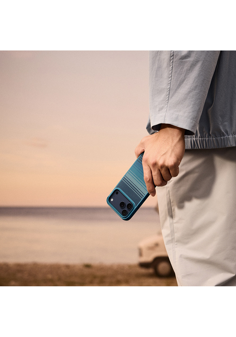 Apple iPhone 17 Pro Max Kılıf Manyetik Şarj Uyumlu Pitaka Tactile Woven Sunset-Moonrise Aramid Pro Guard Serisi Karbon Kapak
