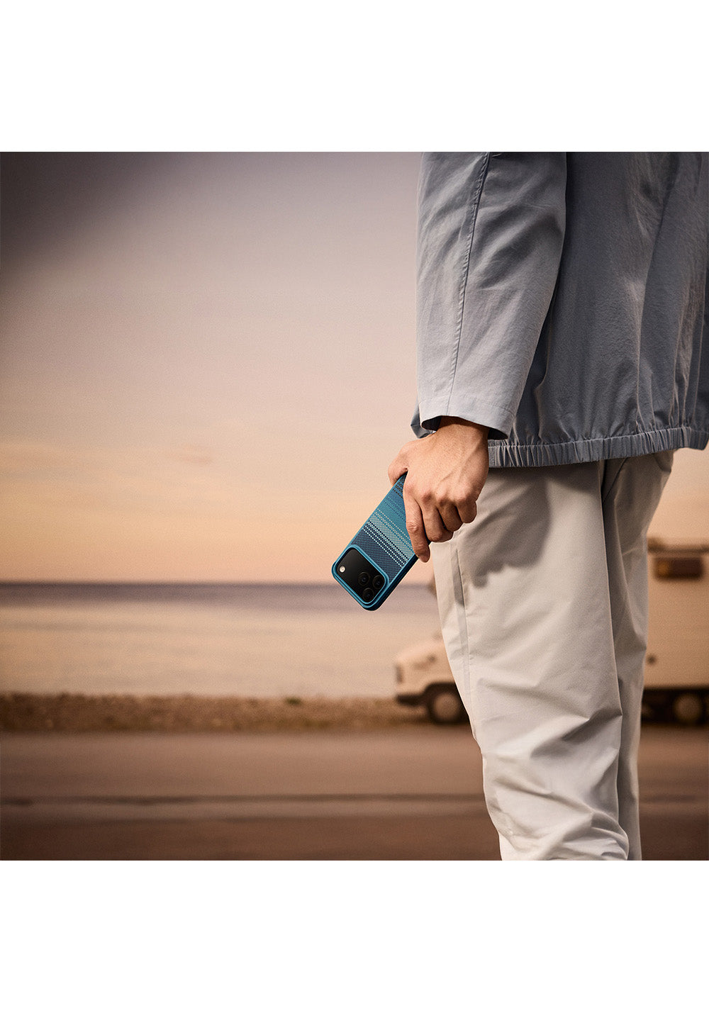 Apple iPhone 17 Pro Kılıf Manyetik Şarj Uyumlu Pitaka Tactile Woven Sunset-Moonrise Aramid Pro Guard Serisi Karbon Kapak