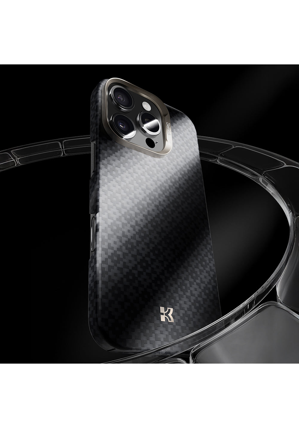 Apple iPhone 16 Pro Max Kılıf M-Safe Şarj Özellikli Benks ArmorAir ArmorGrid Serisi Kevlar Karbon Kapak