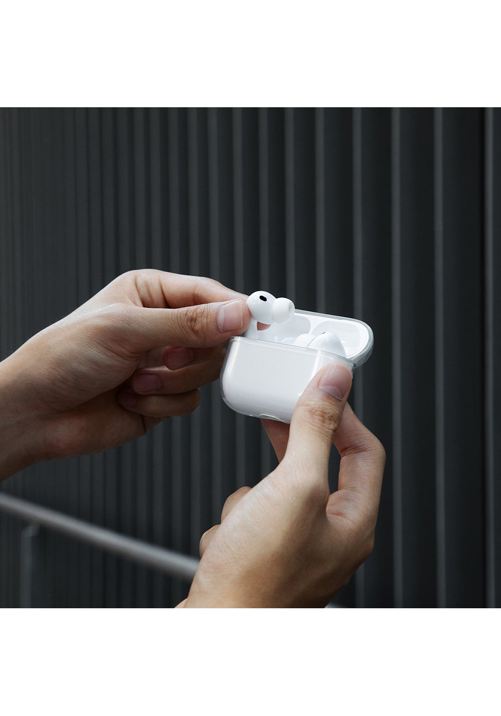 Apple AirPods Pro 3 Kılıf Qi M-Safe Şarj Özellikli Native Union Clear Serisi Silikon Kapak