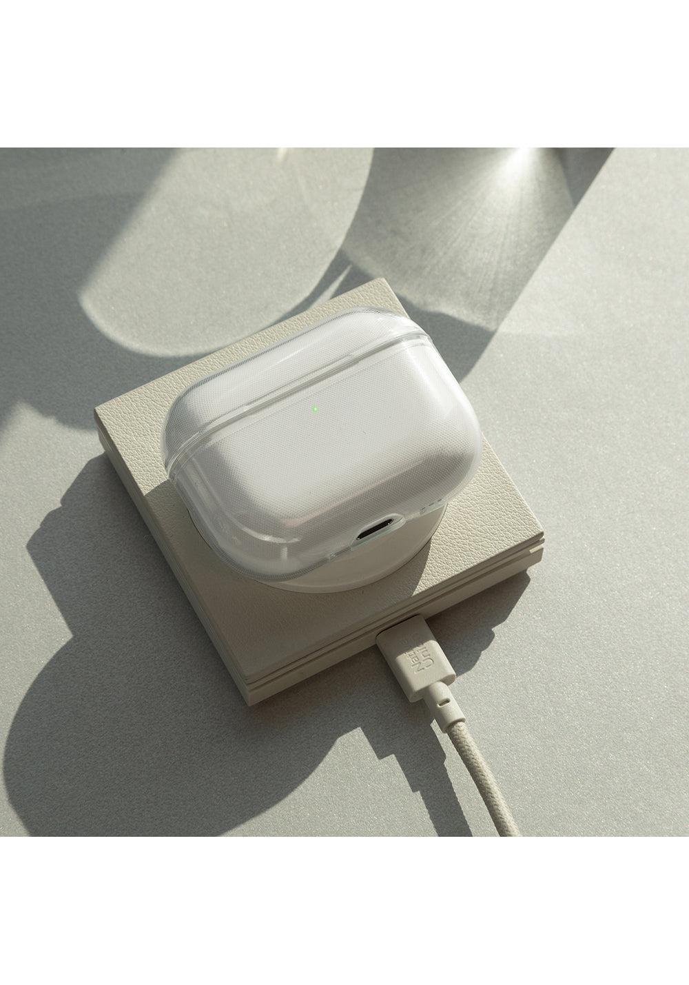 Apple AirPods Pro 3 Kılıf Qi M-Safe Şarj Özellikli Native Union Clear Serisi Silikon Kapak