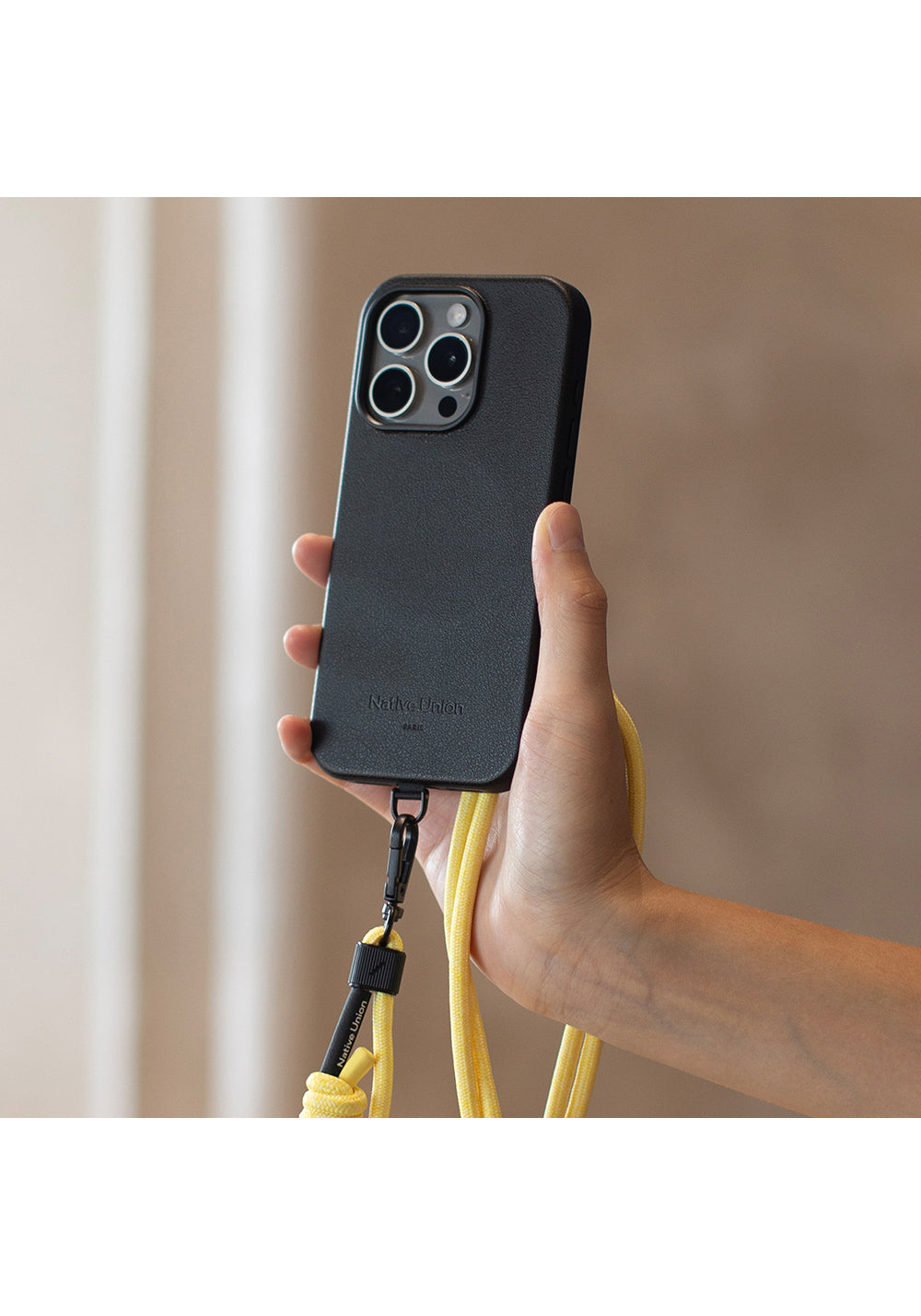 Apple iPhone 16 Pro Max Kılıf Manyetik Şarj Uyumlu Deri Görünümlü Native Union 2024 Active Serisi Kapak