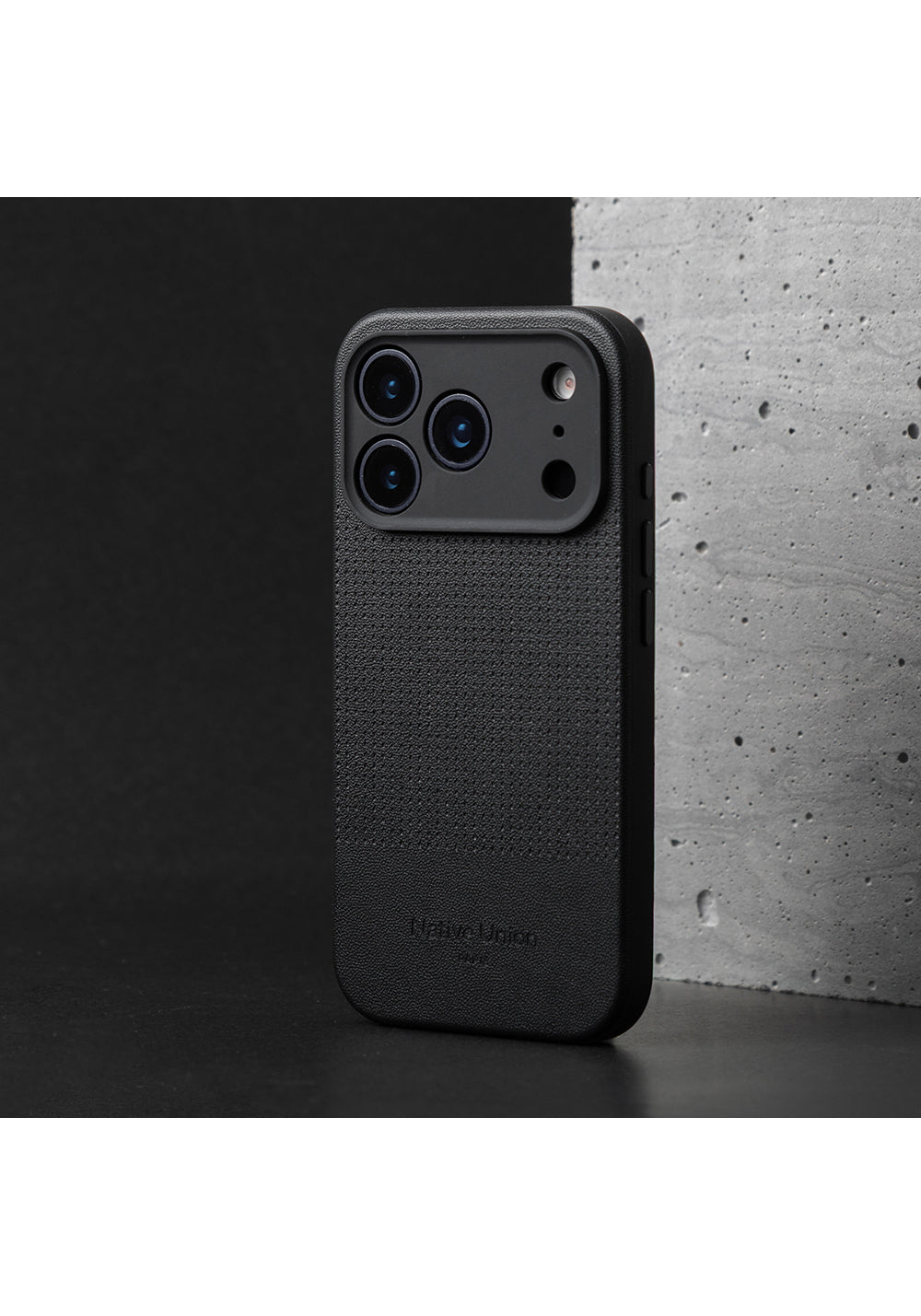 Apple iPhone 17 Pro Kılıf Manyetik Şarj Uyumlu Deri Dokulu Native Union 2025 Active Serisi Kapak