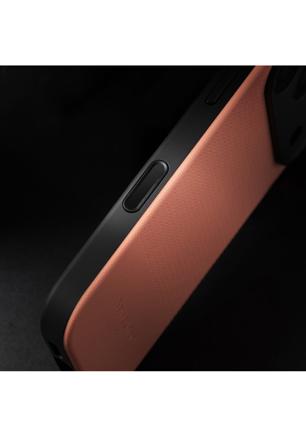 Apple iPhone 17 Pro Kılıf Manyetik Şarj Uyumlu Deri Dokulu Native Union 2025 Active Serisi Kapak