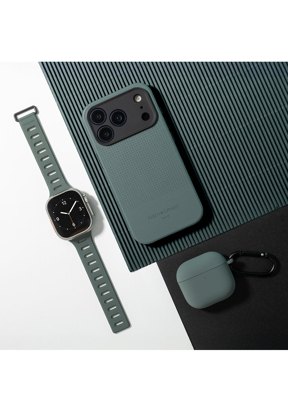 Apple iPhone 17 Pro Kılıf Manyetik Şarj Uyumlu Deri Dokulu Native Union 2025 Active Serisi Kapak