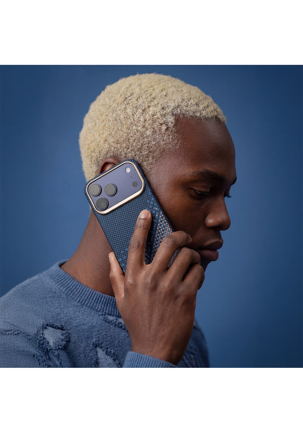 Apple iPhone 17 Pro Kılıf Manyetik Şarj Uyumlu Raptic Aramid Skin Serenity Serisi Karbon Kapak