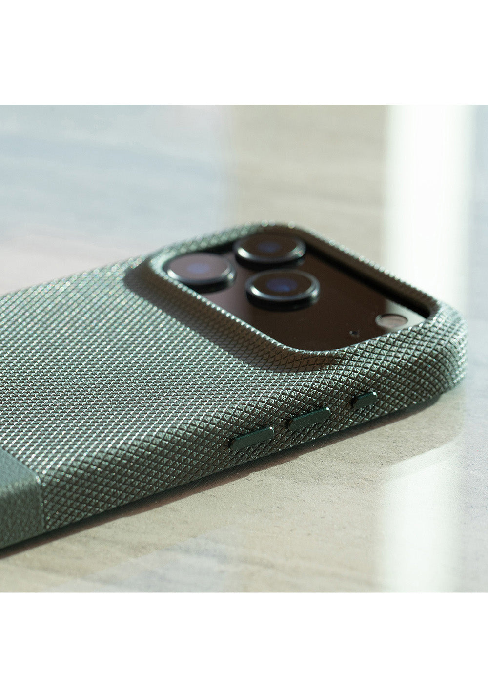 Apple iPhone 17 Pro Kılıf Manyetik Şarj Uyumlu Deri Dokulu Native Union RE Classic Serisi Kapak