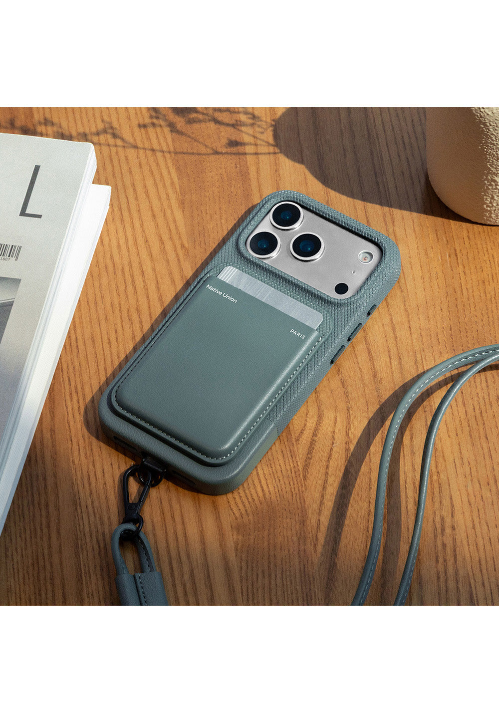Apple iPhone 17 Pro Kılıf Manyetik Şarj Uyumlu Deri Dokulu Native Union RE Classic Serisi Kapak