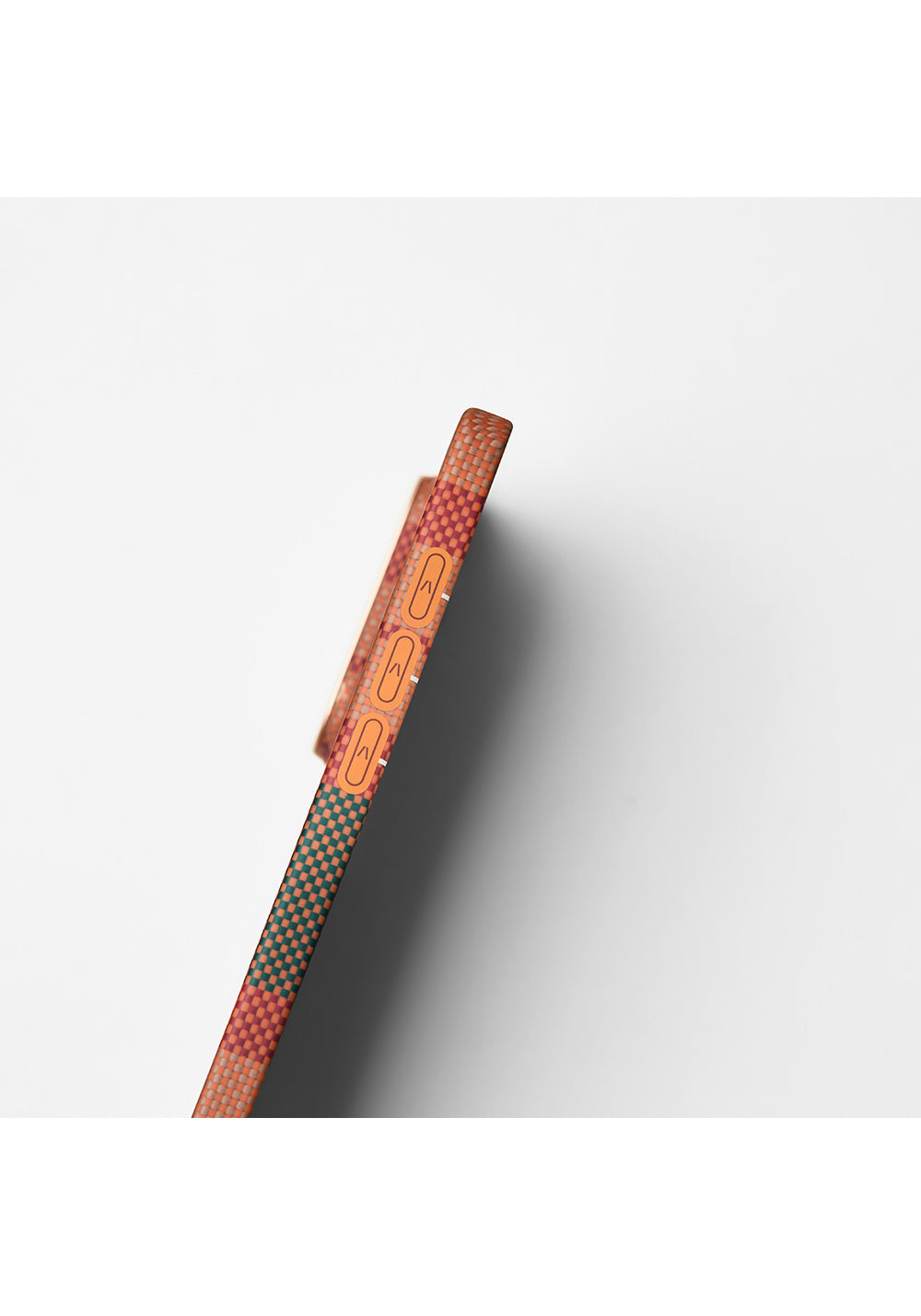 Galaxy S26 Ultra Kılıf Manyetik Şarj Uyumlu Aramid Karbon Fiber Pitaka Flora in Grid Serisi Kapak