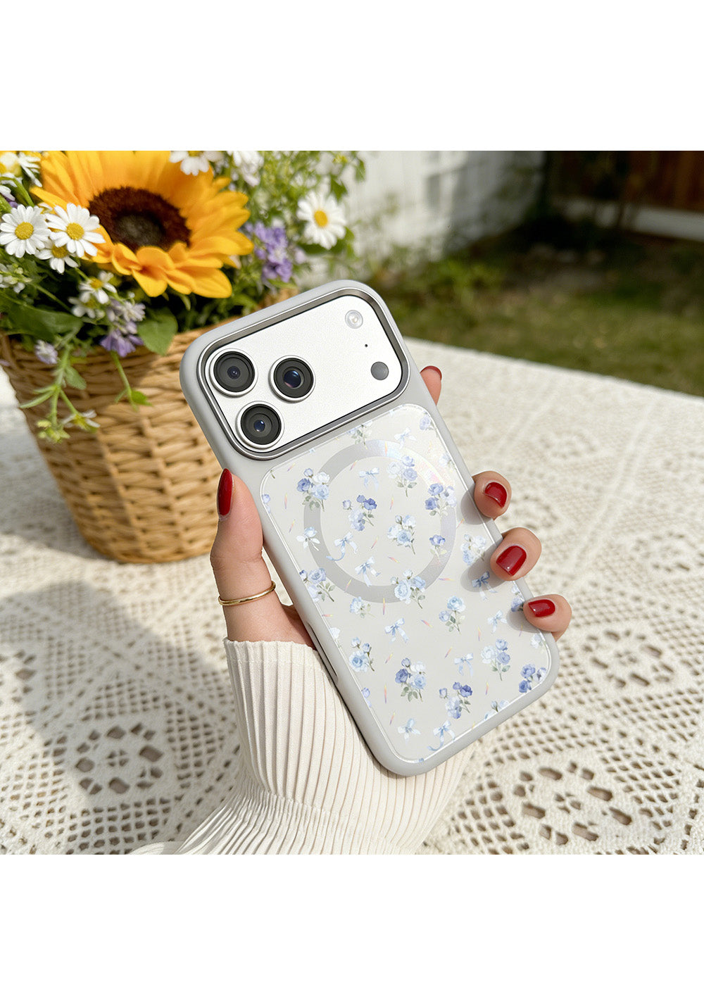 Apple iPhone 17 Pro Max Kılıf Manyetik Şarj Uyumlu Çiçek Tasarımlı Mutural Flower Serisi Kapak