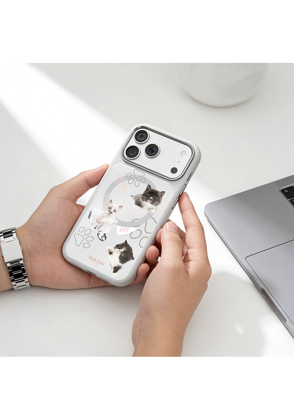 Apple iPhone 18 Pro Max Kılıf Manyetik Şarj Uyumlu 3D Baskılı Tasarım Mutural The Cat Serisi Kapak