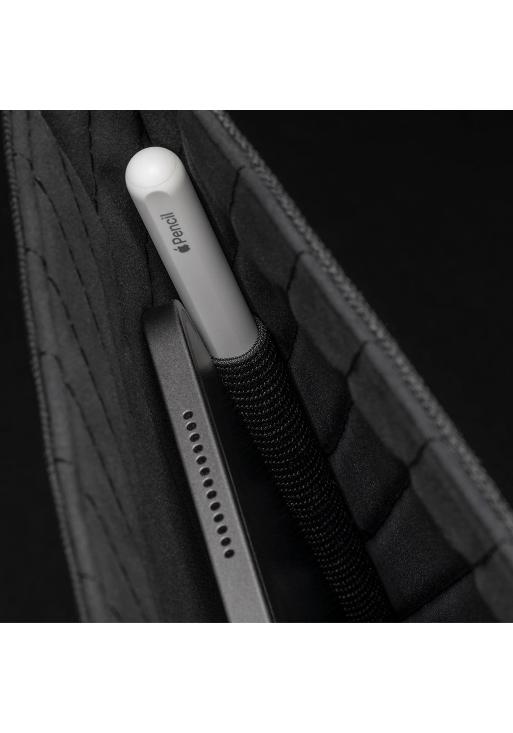 Native Union Stow Slim – 12,9 inç Tablet Çantası