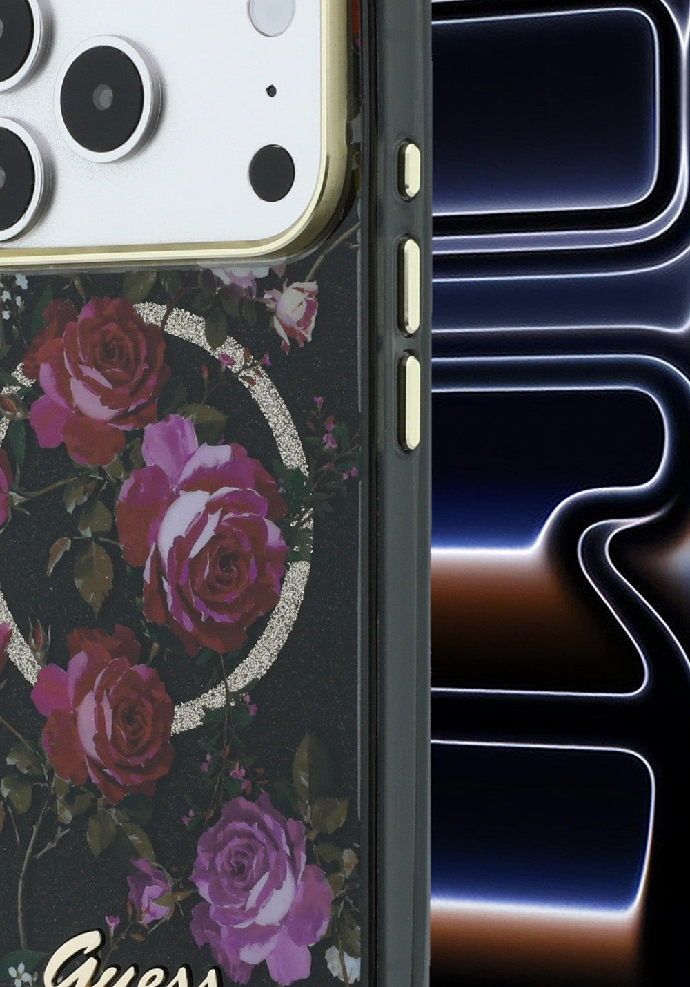 Guess Gül Desenli Simli Yazı Logolu – iPhone 18 Pro Kılıfı