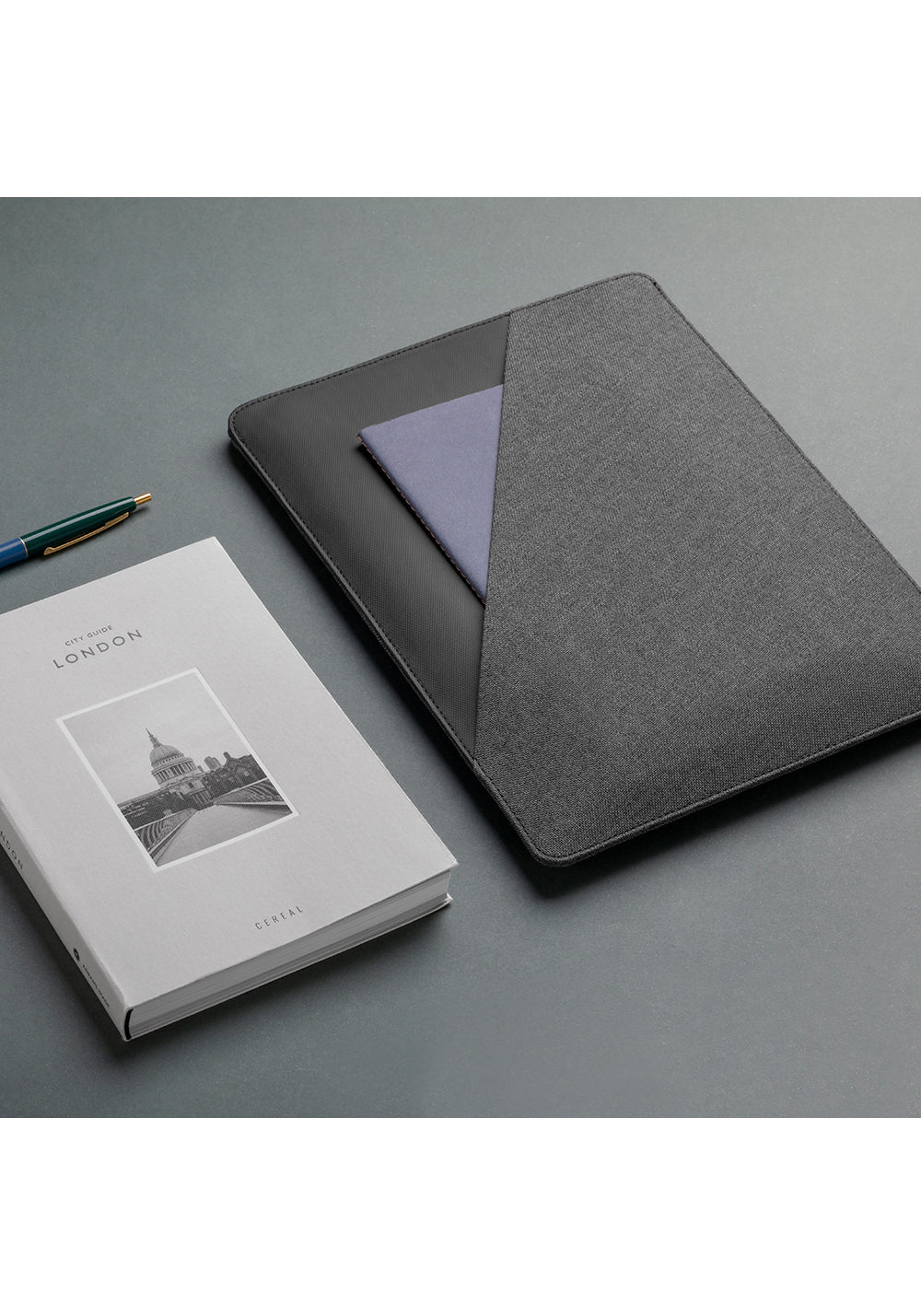 Native Union Stow Slim – 12,9 inç Tablet Çantası
