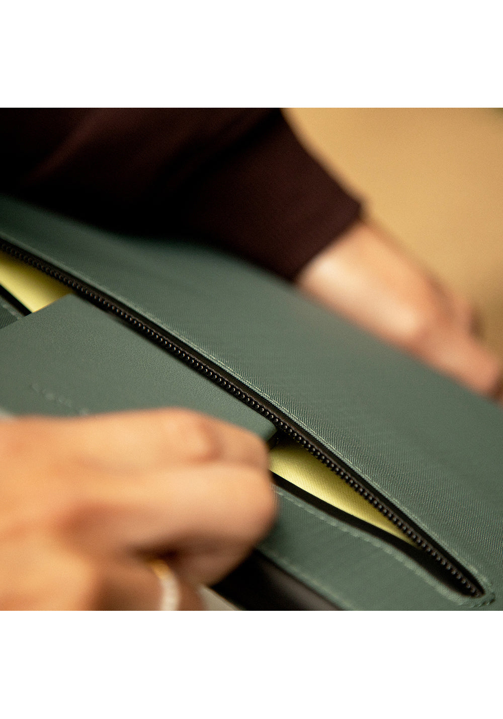 Native Union Ultralight Sleeve – 16 inç Laptop Çantası