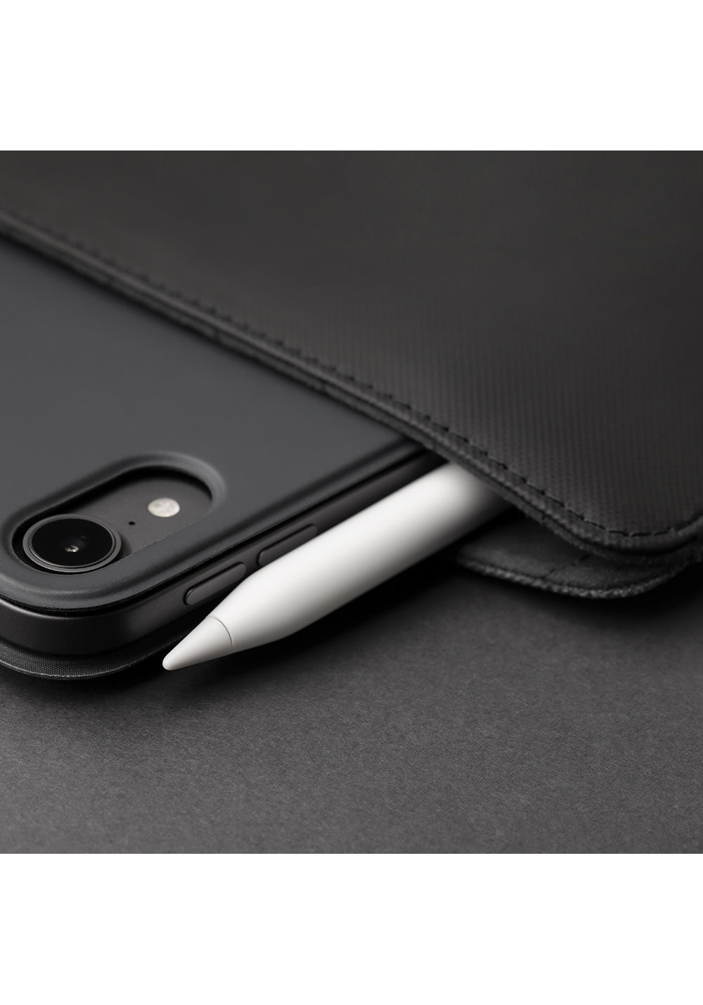 Native Union Stow Slim – 12,9 inç Tablet Çantası