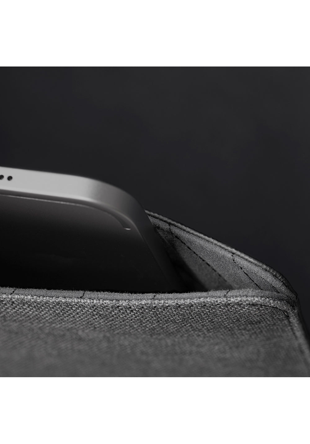 Native Union Stow Slim – 12,9 inç Tablet Çantası