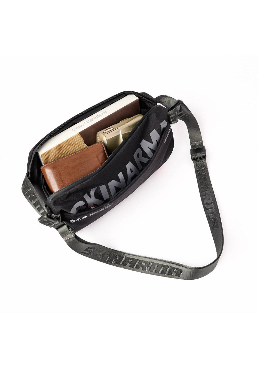 Skinarma Crossbody Fardel – Çapraz Vücut Çantası